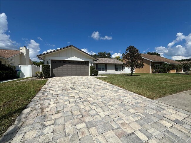 Building Photo - 2615 Westbury Ave