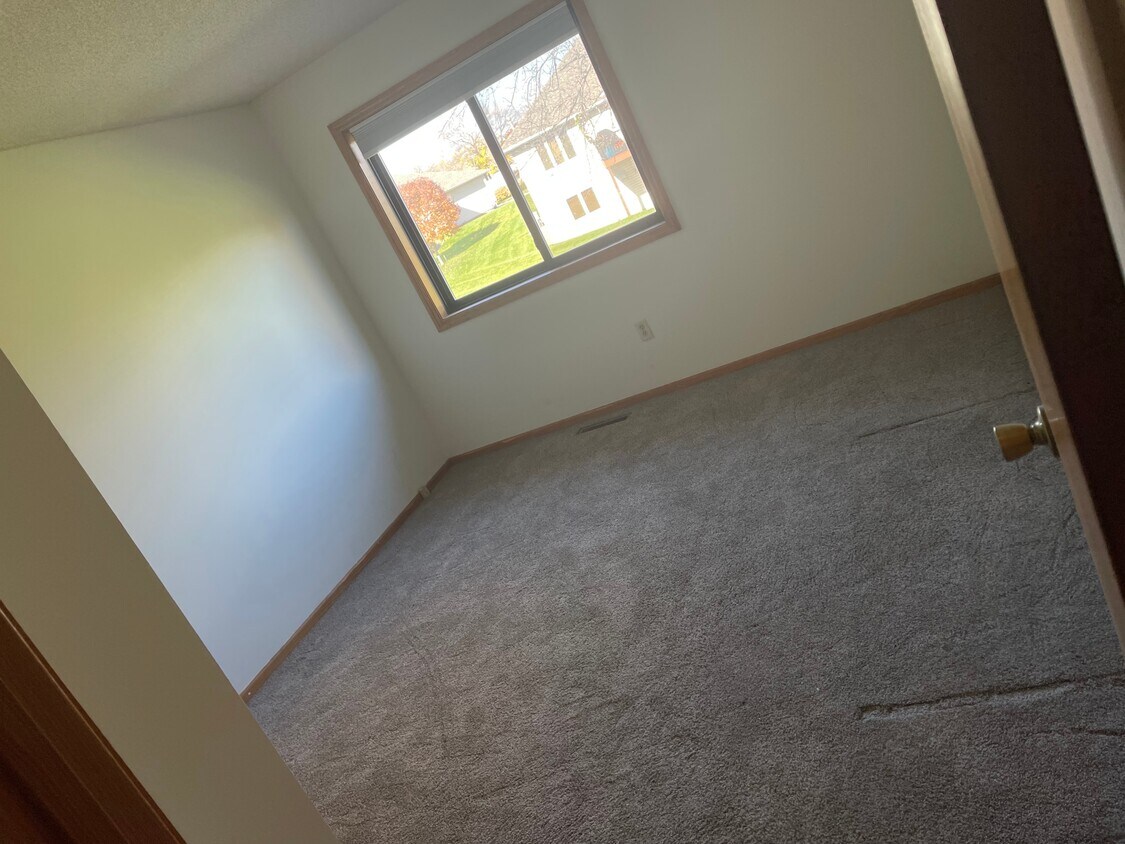 Foto principal - 9900 55th Ave N