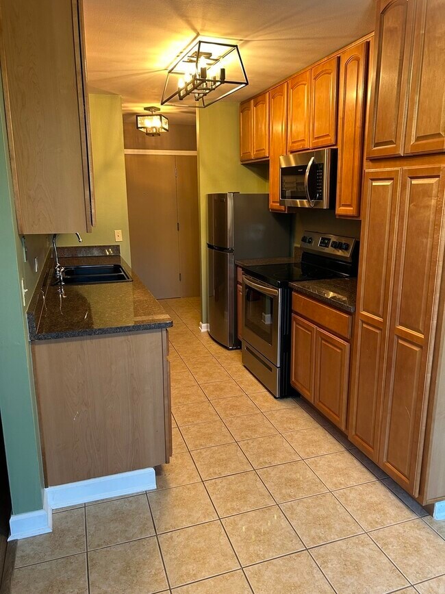 Foto del edificio - 6000 Oakwood Dr