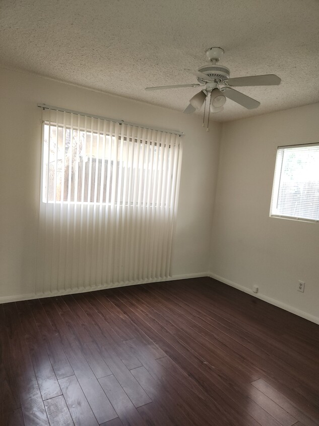 2nd B/R - 4811 Lennox Ave