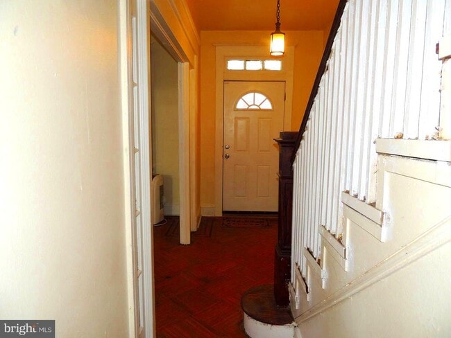 Photo - 1465 Girard St NW House