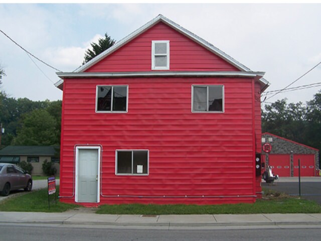 Building Photo - 426 Drummond St