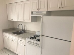 Building Photo - 2140 California St