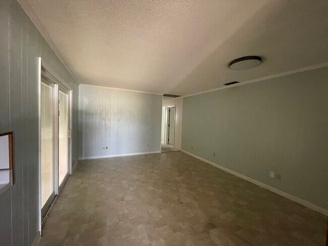 Foto del edificio - 213 E Pecan Rd