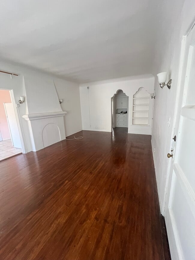 Building Photo - 621 N Coronado St