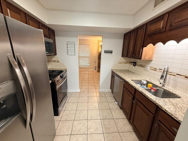 Foto del edificio - 1621 Limestone Ct