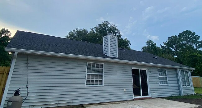 Building Photo - 1357 Lawndale Rd