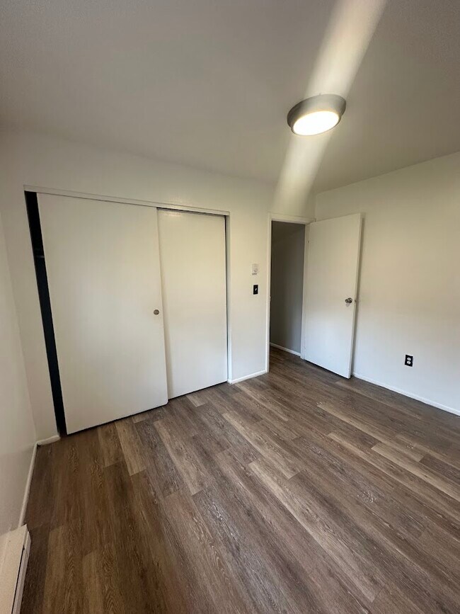 Foto del edificio - 4365 Powell Rd