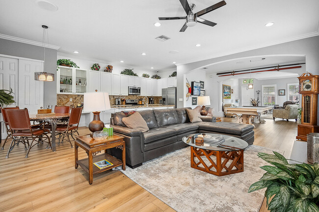 Foto del edificio - 4642 SW Hammock Creek Dr