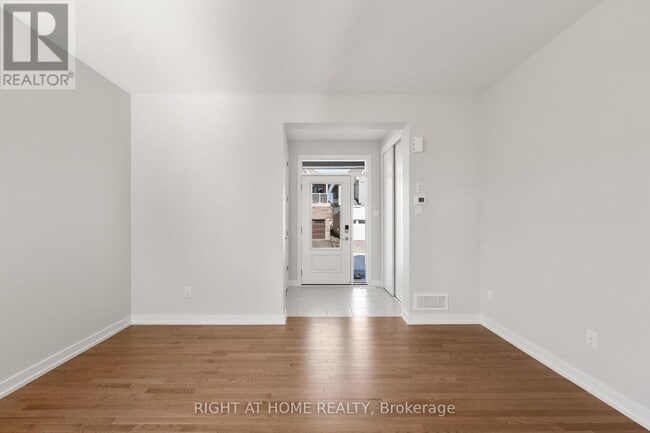 Building Photo - 940 Seagrave Ln