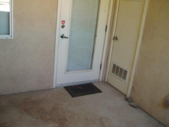 Building Photo - 6800 Vista Del Norte Dr NE