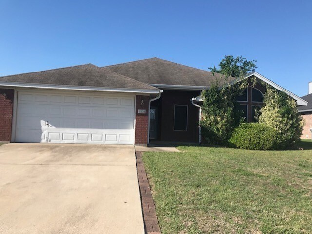 Primary Photo - 2202 Amethyst Dr