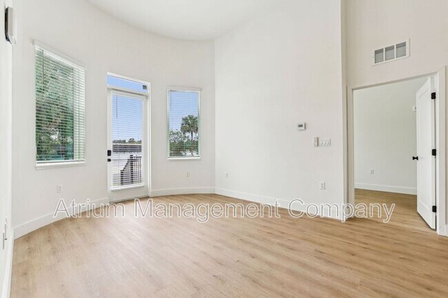 Foto del edificio - 221 S Bumby Ave