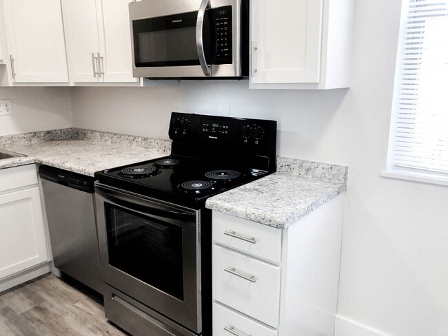 Bright, updated kitchen - Eagles Landing Apartments