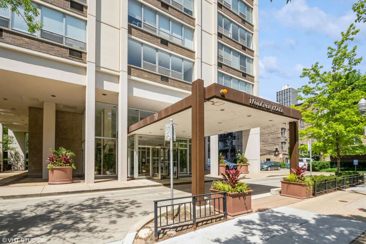 Primary Photo - 70 W Burton Pl