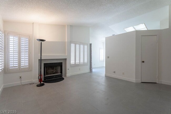 Building Photo - 7045 Sawtooth Dr