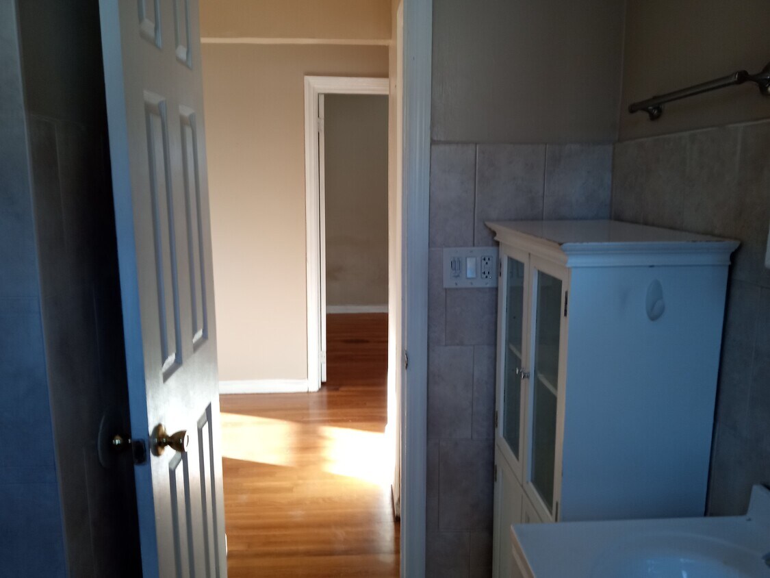 Primary Photo - 18 Evergreen Ave