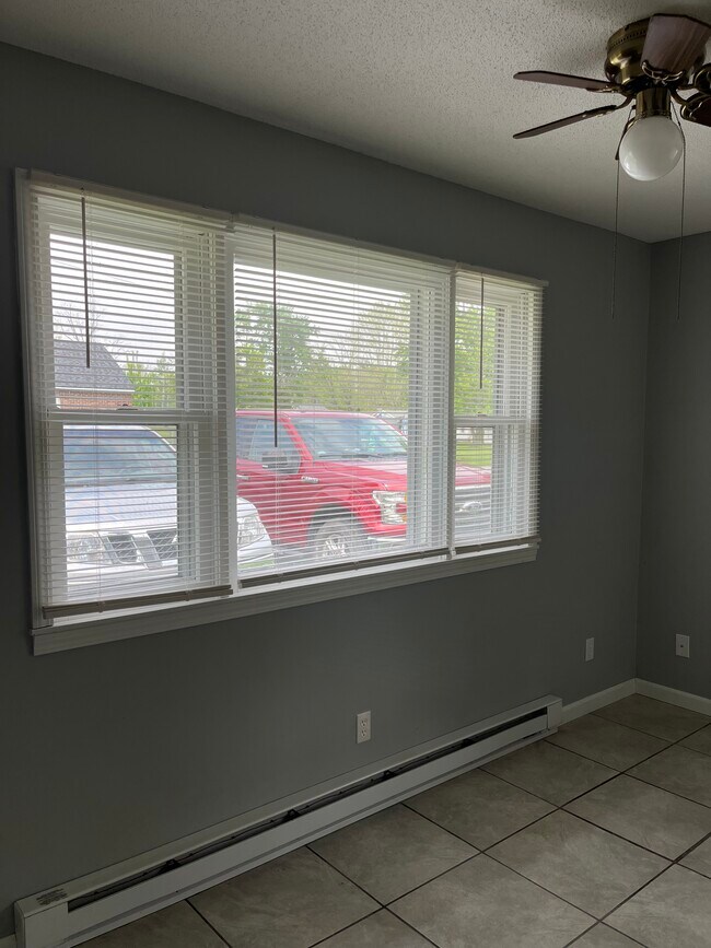 Living room - 121 Porter St