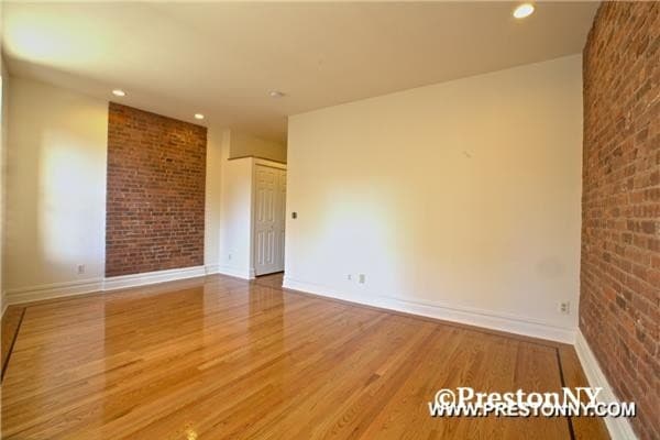 Building Photo - 362 Broome St