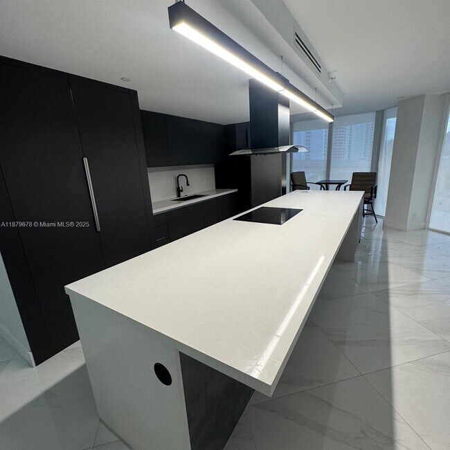 Foto del edificio - 19355 Turnberry Way