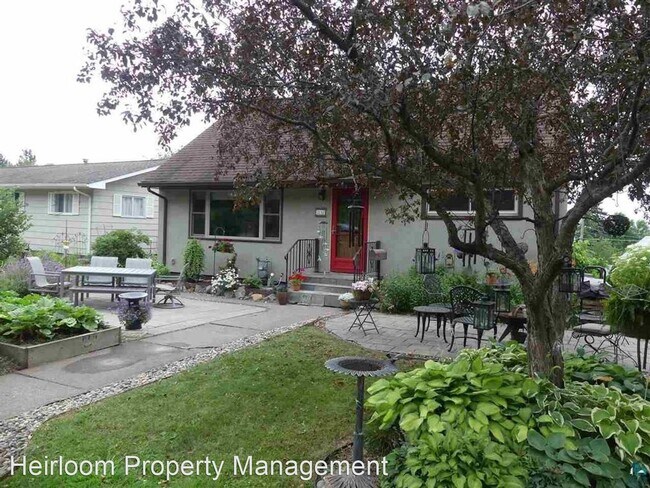 Building Photo - 3 br, 3 bath House - 2210 W. 13th Street