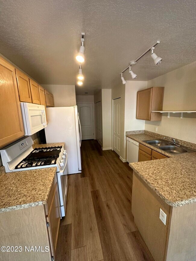 Foto del edificio - 2561 S Gravel Ln