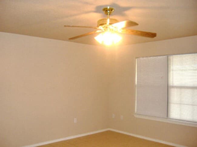 Building Photo - 116 Ramon Cardenas Dr