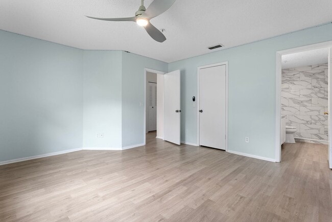 Building Photo - 128 Reserve Cir