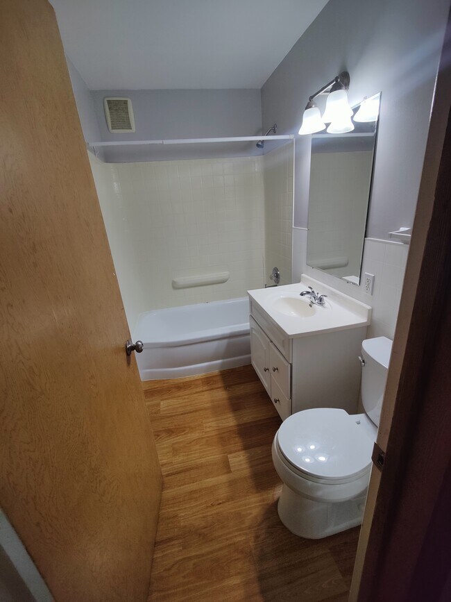 Foto del edificio - 504 1st St NE