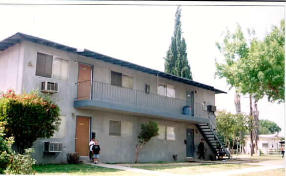 Building Photo - Date Apartments