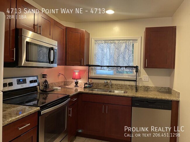 Foto del edificio - 4713 Sand Point Way NE