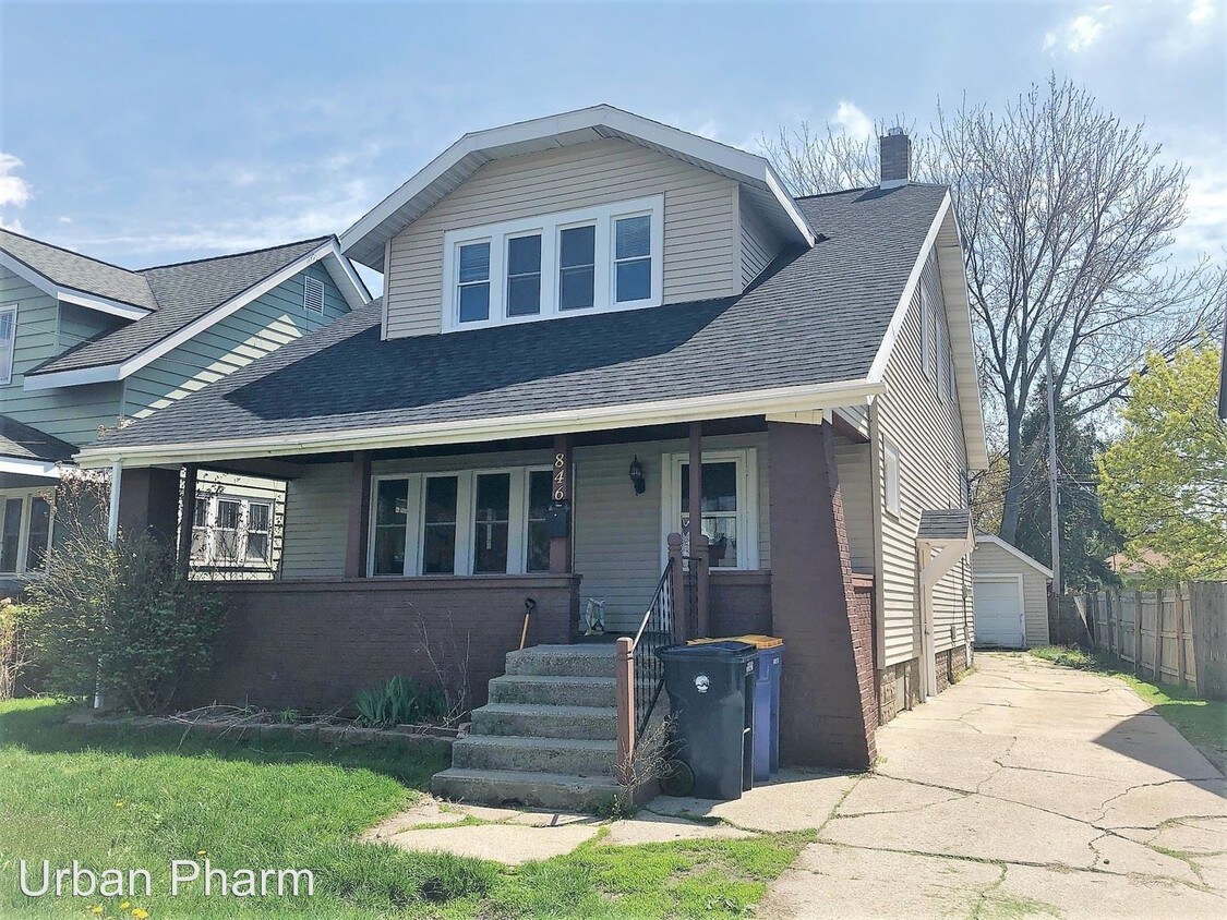 Primary Photo - 3 br, 2 bath House - 846 Sibley NW