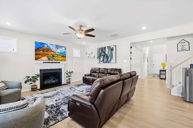 Foto del edificio - 104 Winterberry St