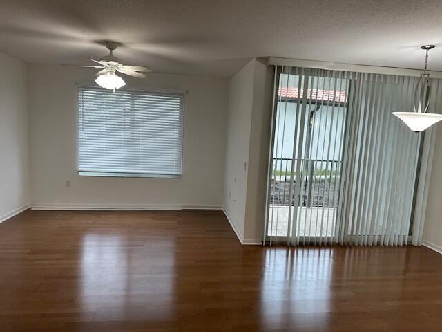 Building Photo - 401 Villa Cir