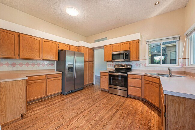 Building Photo - Beautiful Single-Family home in Westminste...