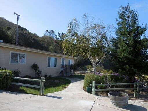 Primary Photo - 185 Pine Canyon Rd