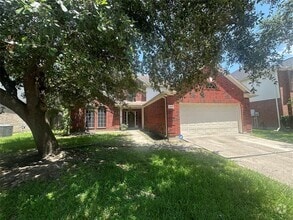 Building Photo - 18718 Summer Anne Dr