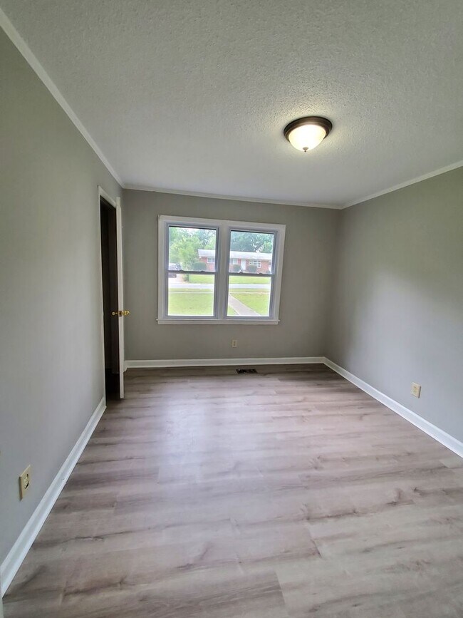 Building Photo - Rental Homes Available For Rent in Charlot...