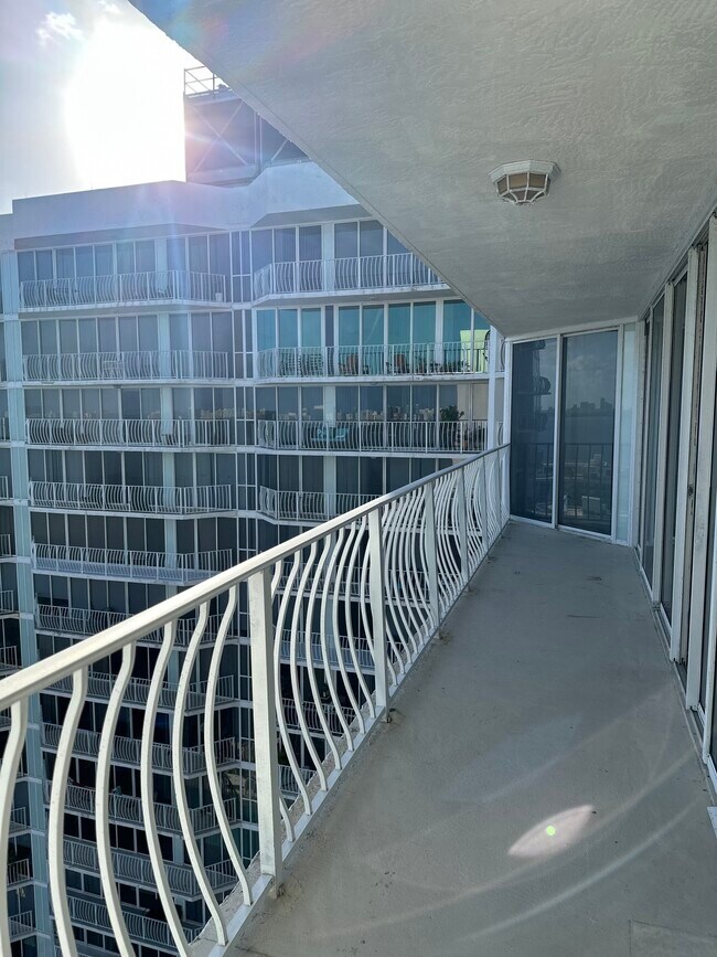 7601 E Treasure Dr, North Bay Village, FL 33141 Condo for Rent in