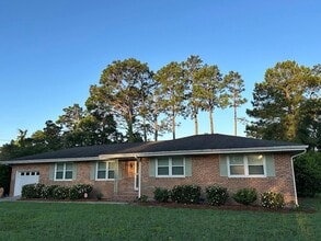 Building Photo - 210 Madeline Dr