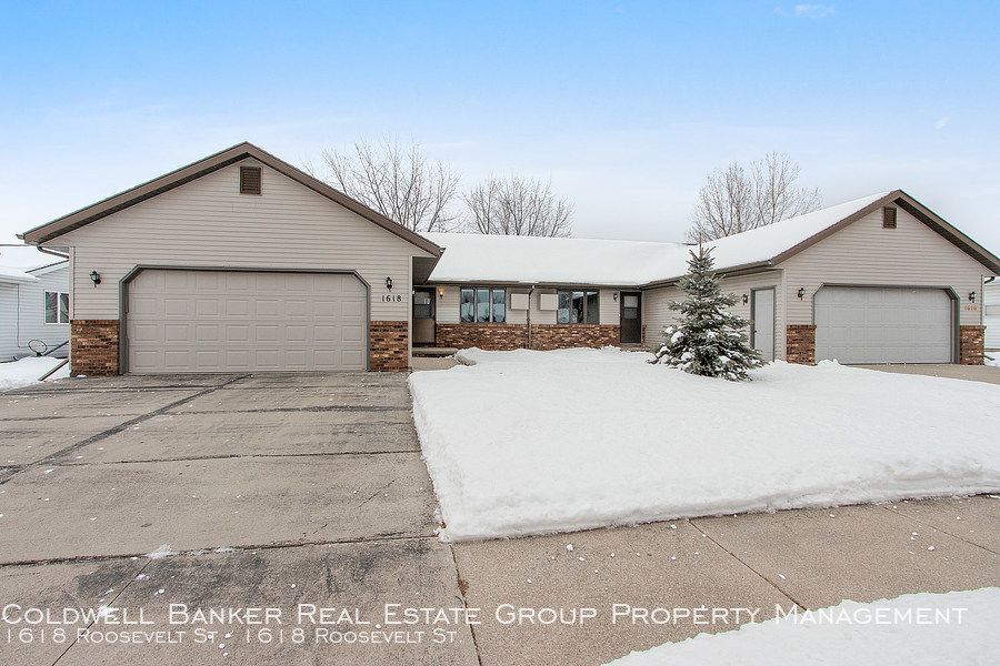 1618 Roosevelt St Apartment for Rent in Little Chute, WI