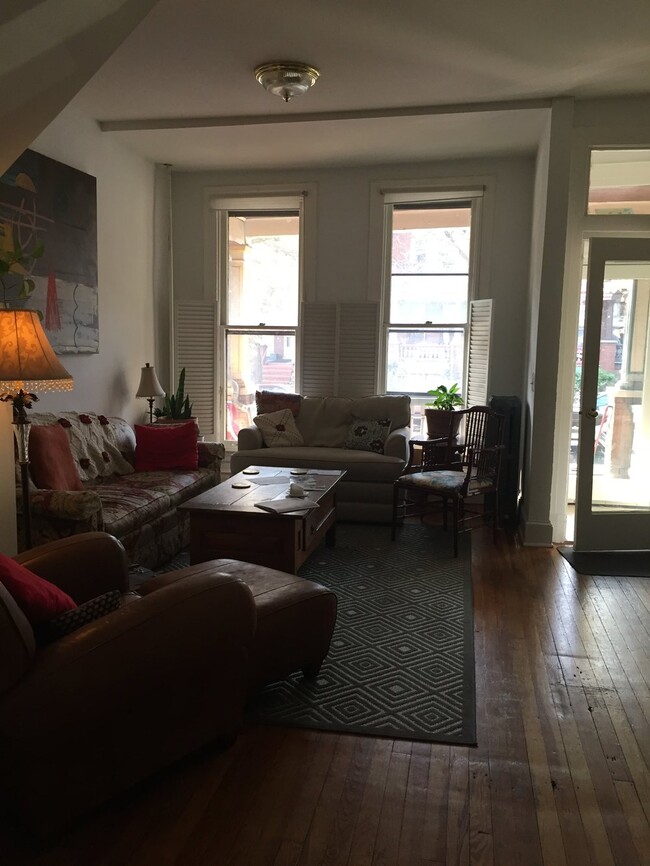 Foto del edificio - 3113 Abell Ave