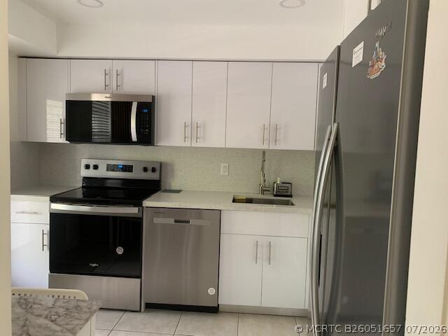 Building Photo - 2850 N Palm Aire Dr