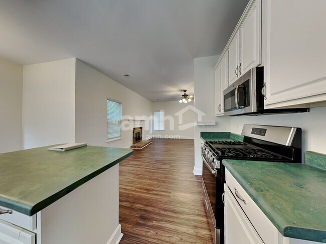 Building Photo - 207 Windsong Drive