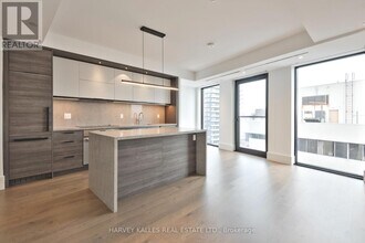 Building Photo - 215 Lonsdale Rd