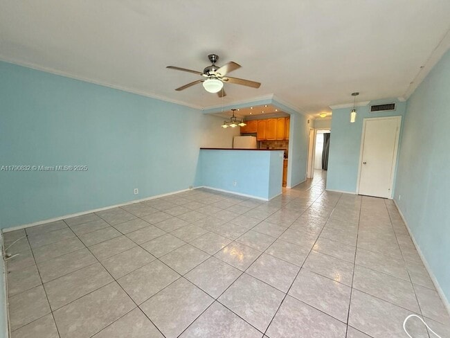 Foto del edificio - 467 Golden Isles Dr