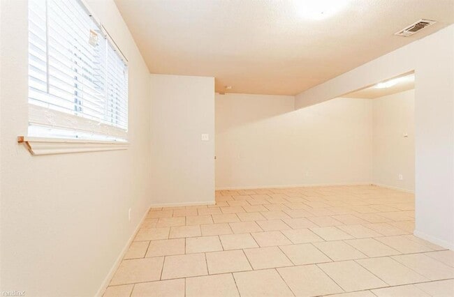 Foto del edificio - 1036 Linde Ave