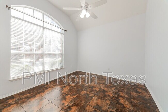 Foto del edificio - 104 Peregrine Dr