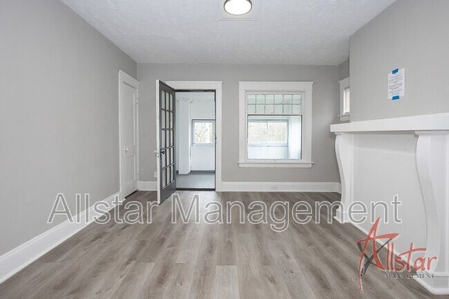 Building Photo - 13815 Idarose Ave