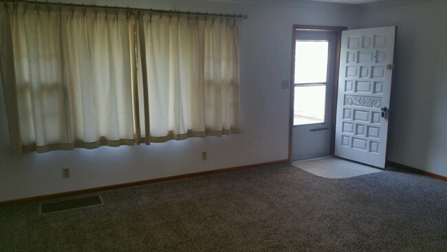 Building Photo - 4216 Vinton St